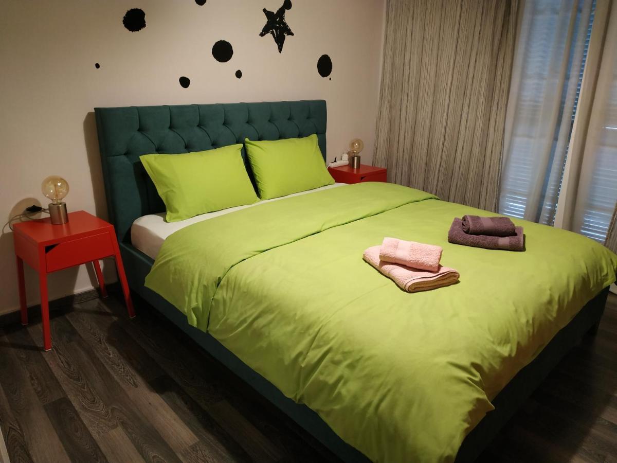 Cozy Apartment Near Metro Station Agia Marina Atenas Exterior foto