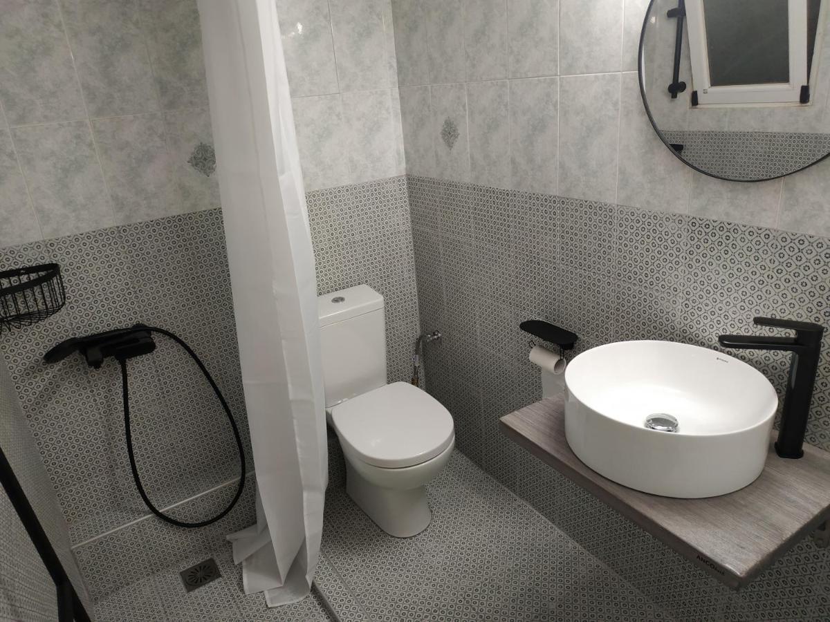 Cozy Apartment Near Metro Station Agia Marina Atenas Exterior foto