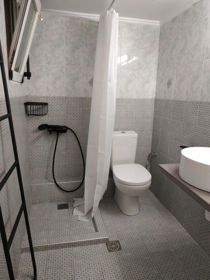 Cozy Apartment Near Metro Station Agia Marina Atenas Exterior foto